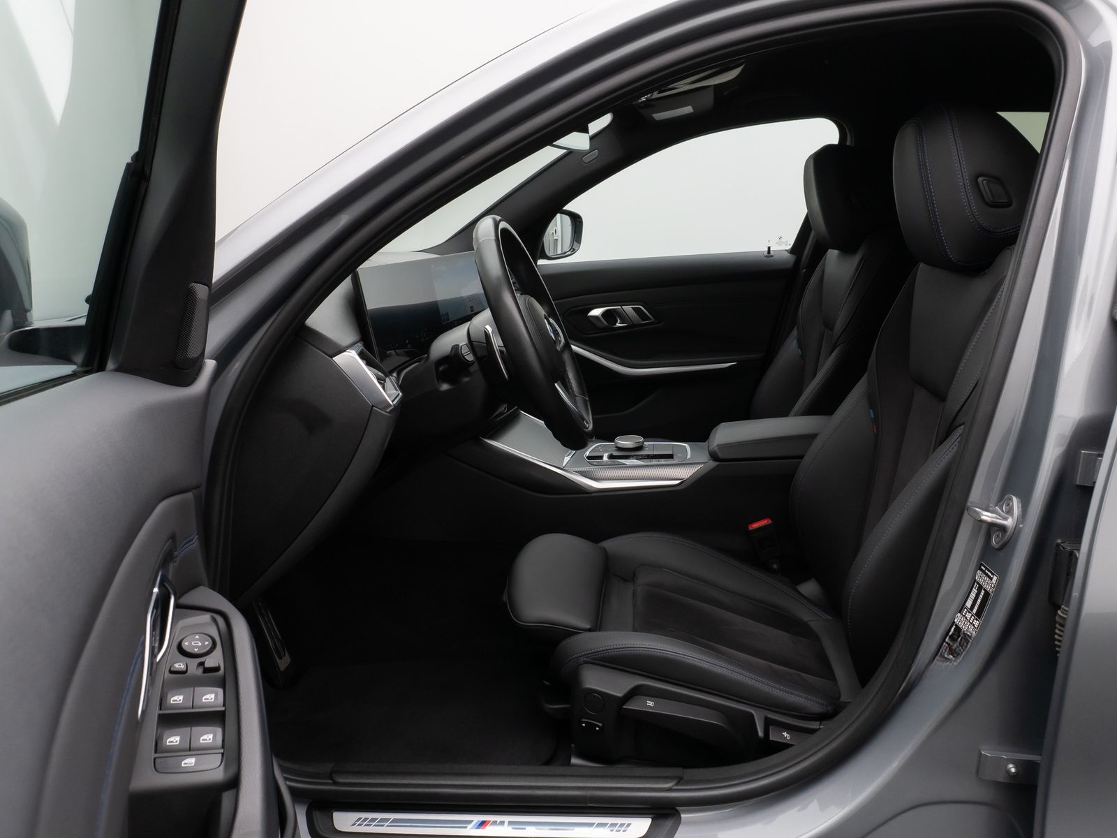 BMW 330i xD M Sport Kamera HUD DAB HiFi Parks 19Zoll foto 20