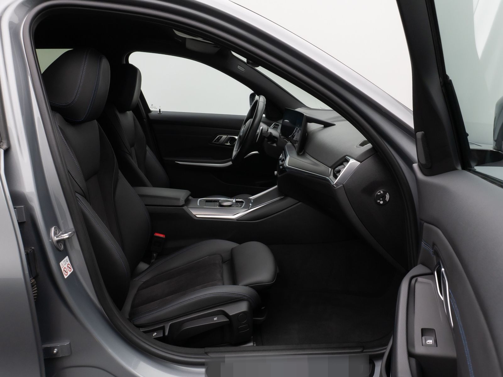 BMW 330i xD M Sport Kamera HUD DAB HiFi Parks 19Zoll foto 25