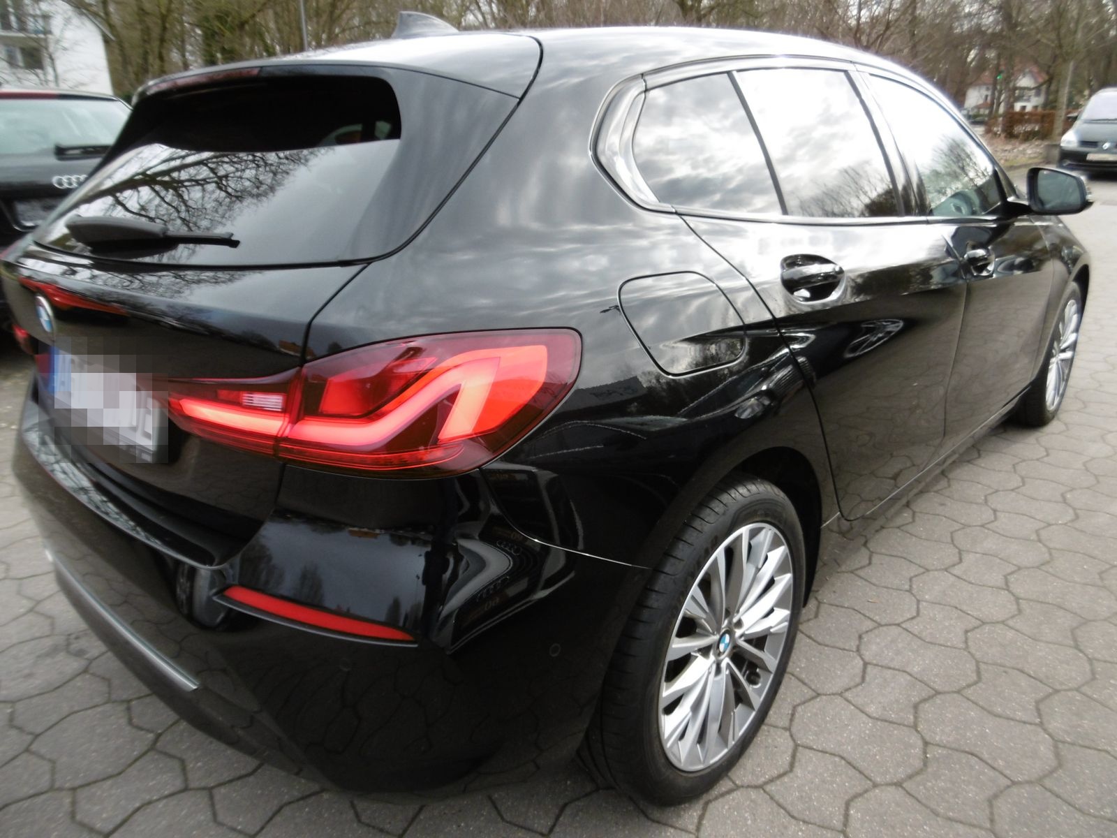 BMW 118 iAut. Luxury Line Leder Nav LED Panorama HUD foto 2