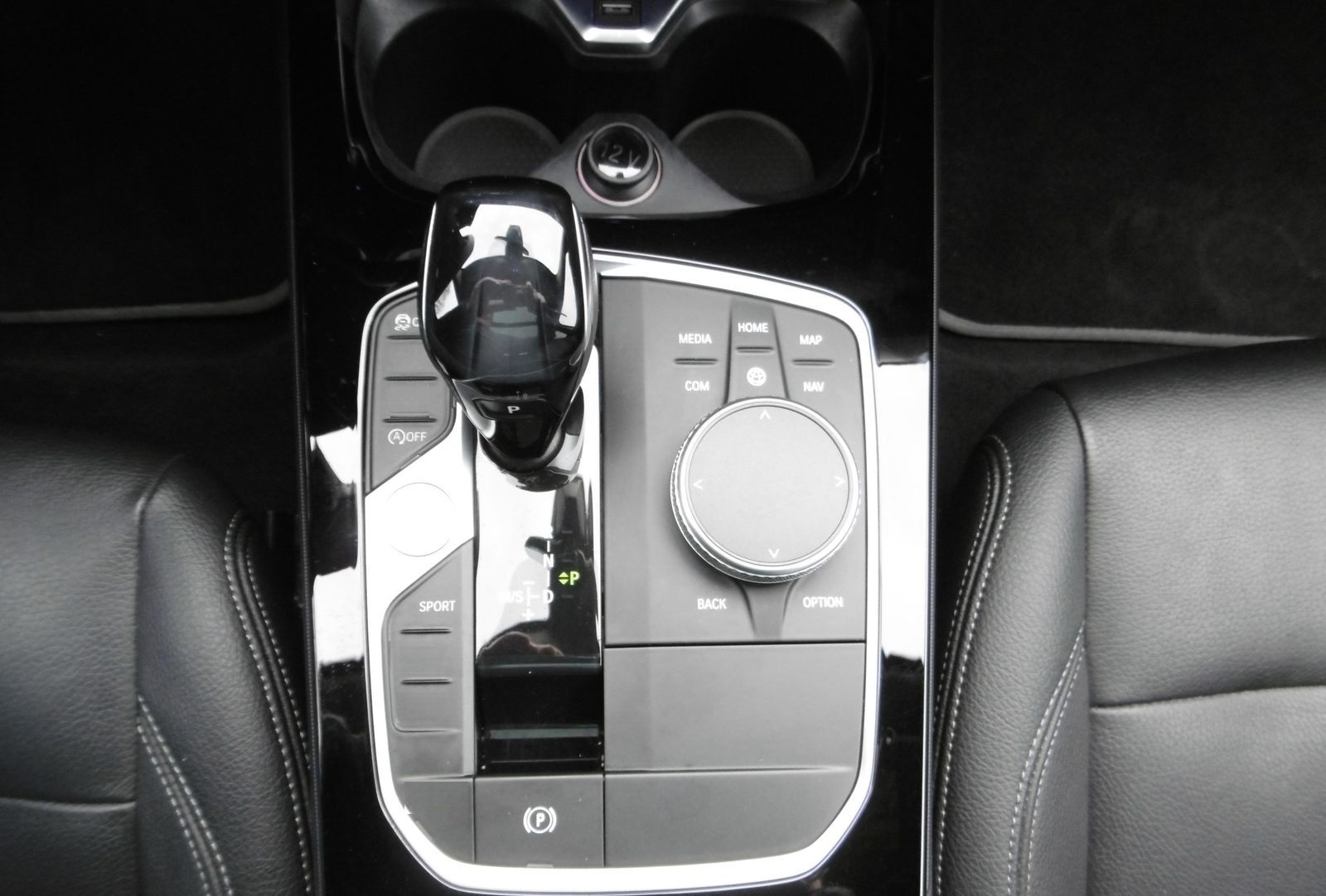 BMW 118 iAut. Luxury Line Leder Nav LED Panorama HUD foto 11