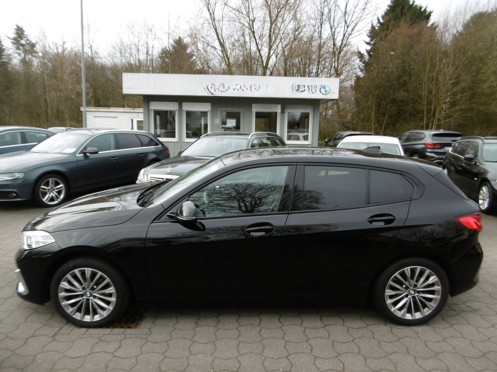 BMW 118 iAut. Luxury Line Leder Nav LED Panorama HUD foto 13