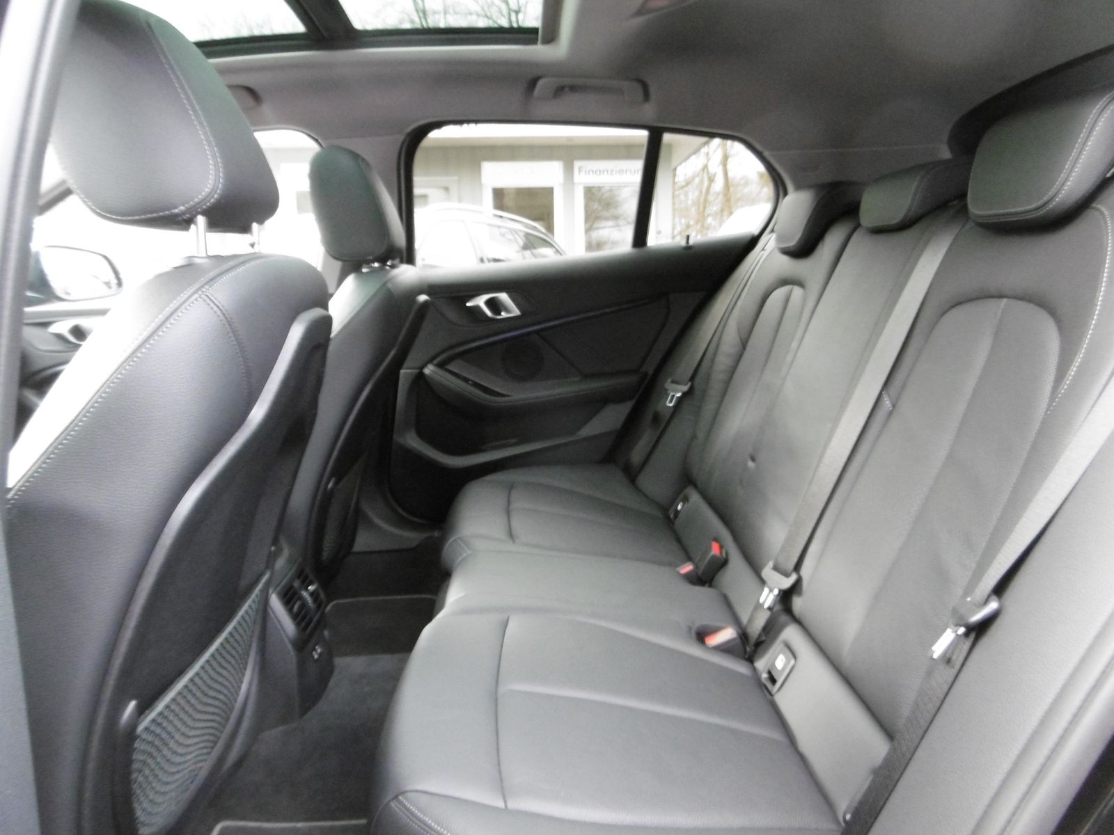 BMW 118 iAut. Luxury Line Leder Nav LED Panorama HUD foto 4