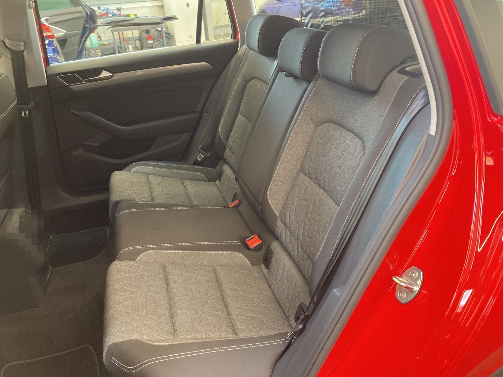 Volkswagen Passat Variant TDI DSG Business LED TravelAssist foto 14