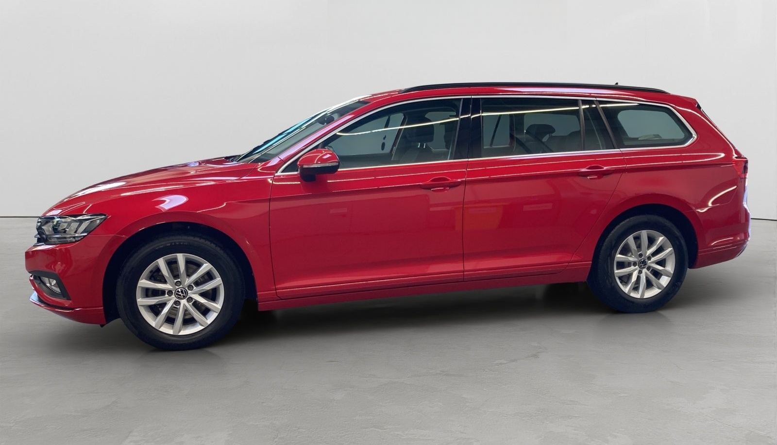 Volkswagen Passat Variant TDI DSG Business LED TravelAssist foto 4