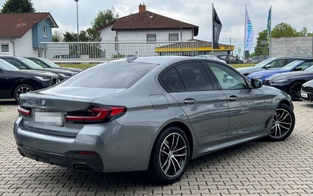 BMW 520 d A Limousine M-Sport Sportpaket Navi Digita foto 2