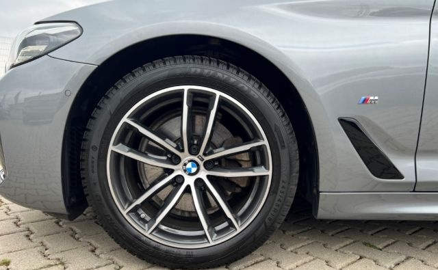 BMW 520 d A Limousine M-Sport Sportpaket Navi Digita foto 6