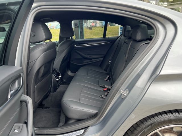 BMW 520 d A Limousine M-Sport Sportpaket Navi Digita foto 9
