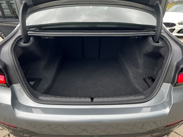 BMW 520 d A Limousine M-Sport Sportpaket Navi Digita foto 10