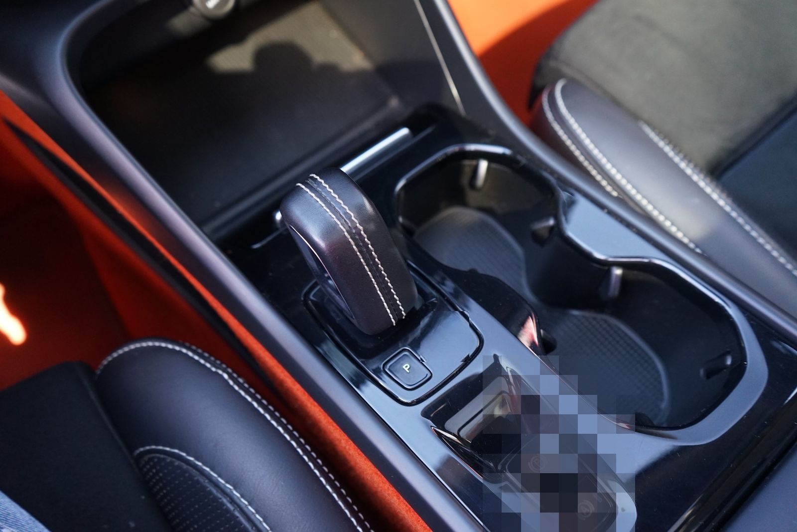 Volvo XC40 2.0 R Design AWD LED 360° AHK PDC Totwinkel foto 18