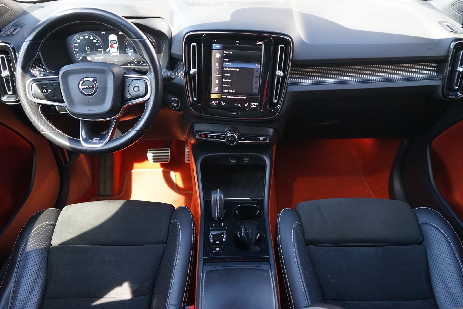 Volvo XC40 2.0 R Design AWD LED 360° AHK PDC Totwinkel foto 10