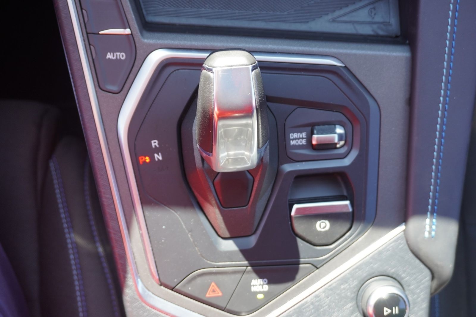 Lynk&Co 01 1.5 TD PHEV Aut. LED ACC 360° Pano foto 19