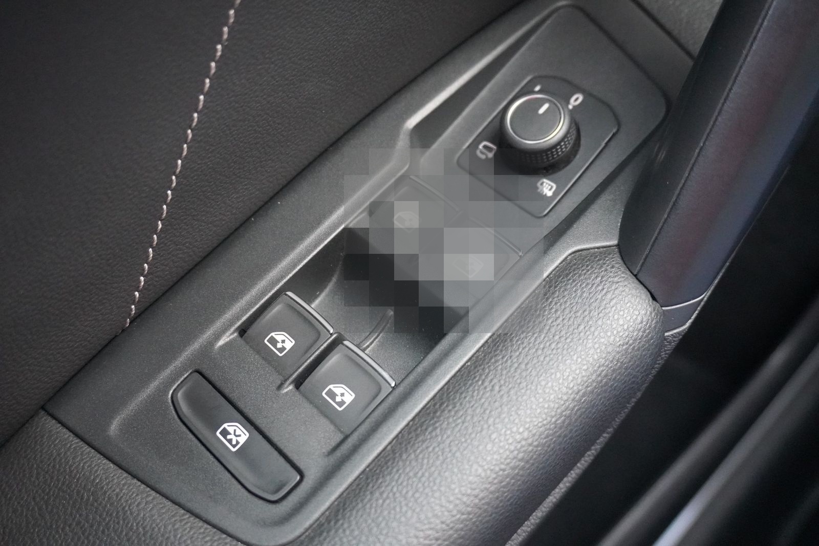 Volkswagen Tiguan 2.0 TDI R-Line 4M Blackstyle LED AHK Pano foto 16