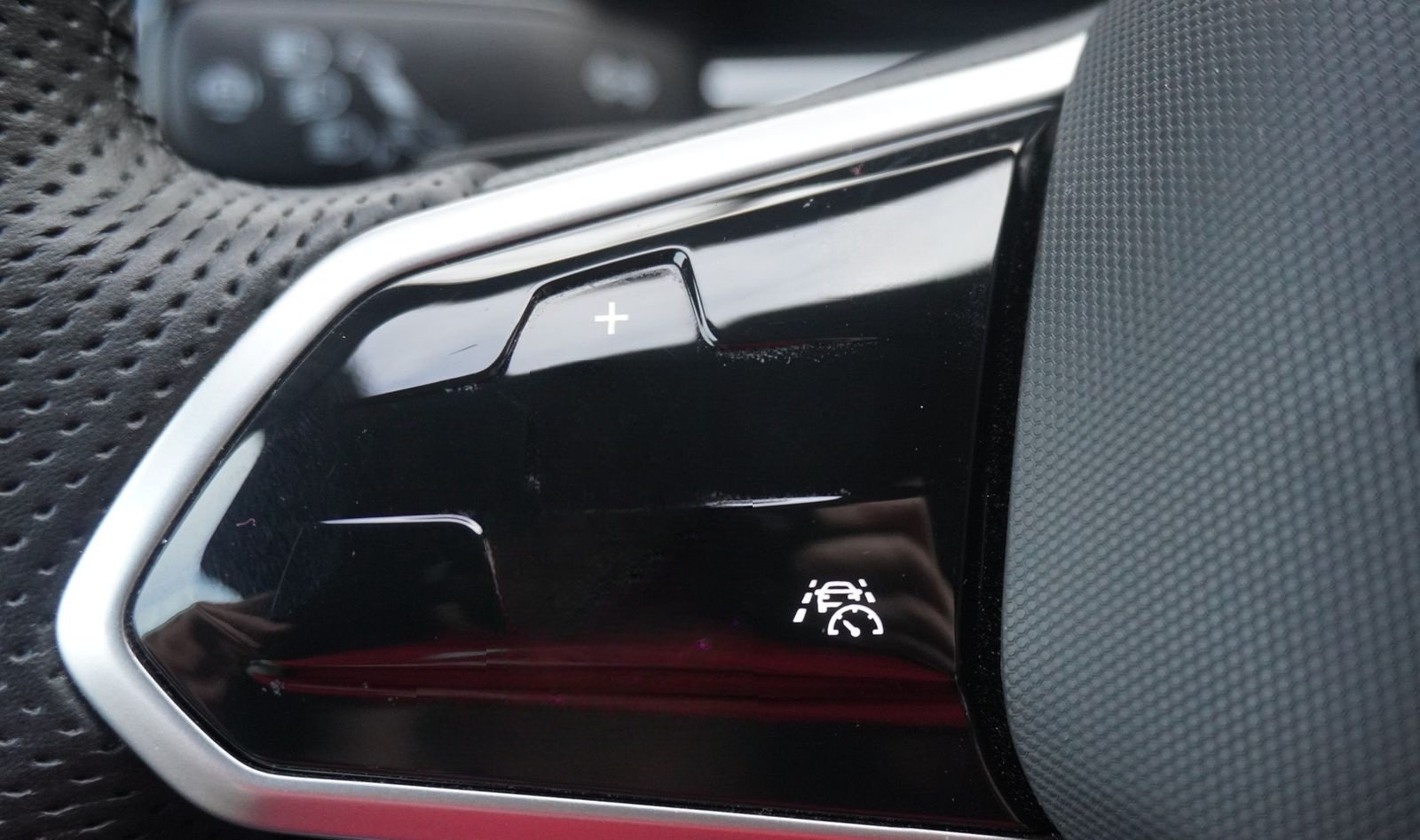 Volkswagen Tiguan 2.0 TDI R-Line 4M Blackstyle LED AHK Pano foto 18