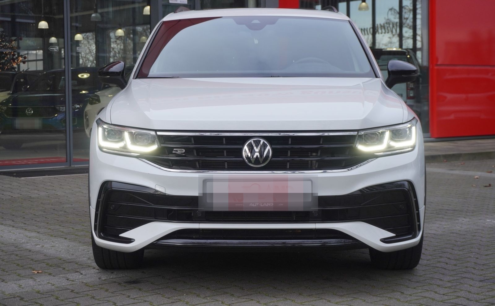 Volkswagen Tiguan 2.0 TDI R-Line 4M Blackstyle LED AHK Pano foto 3