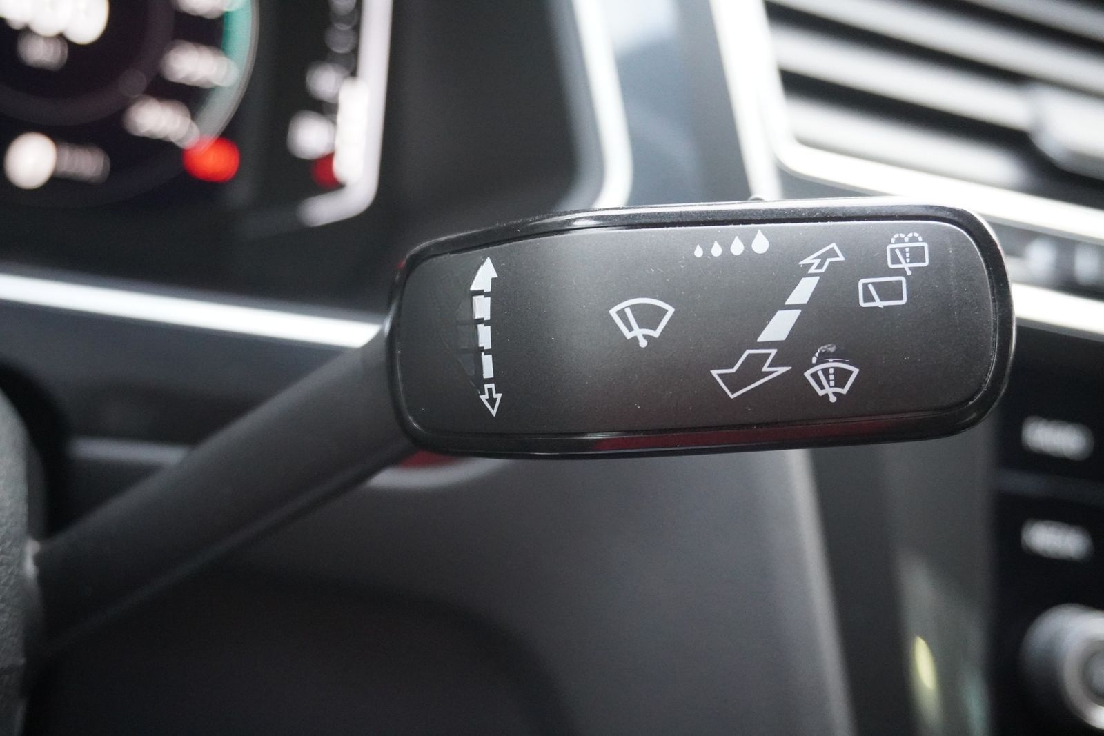 Volkswagen Tiguan 2.0 TDI R-Line 4M Blackstyle LED AHK Pano foto 21