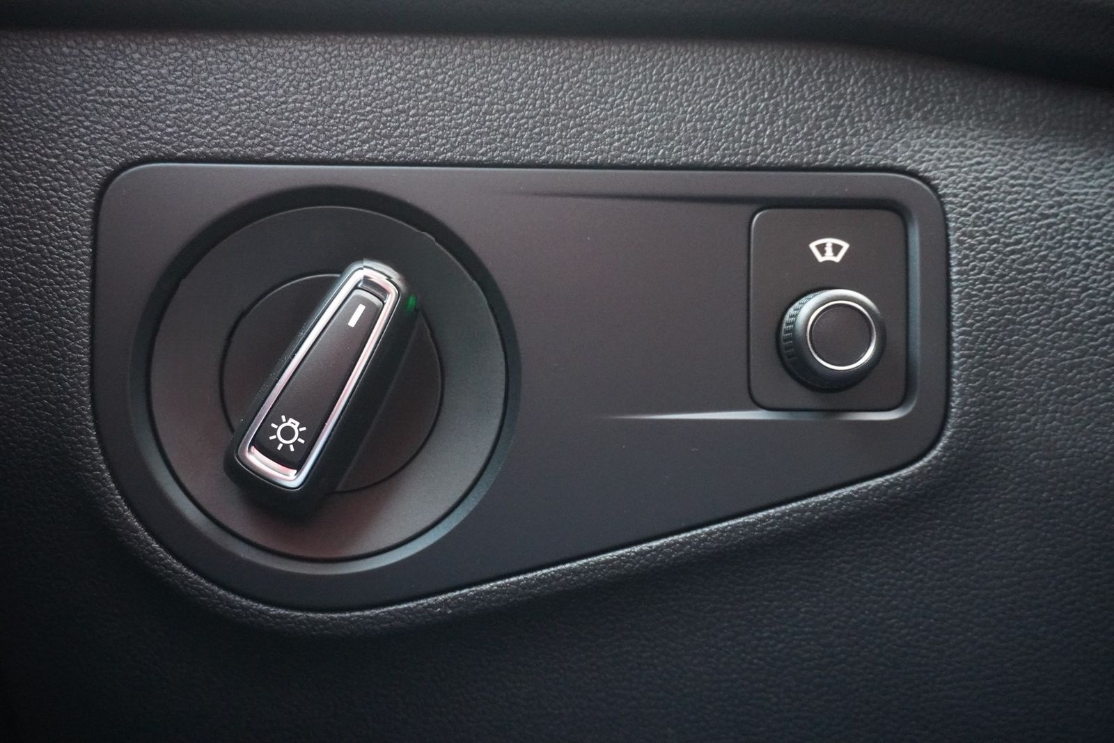 Volkswagen Tiguan 2.0 TDI R-Line 4M Blackstyle LED AHK Pano foto 22