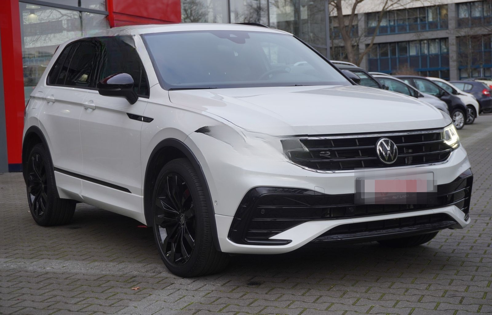Volkswagen Tiguan 2.0 TDI R-Line 4M Blackstyle LED AHK Pano foto 4
