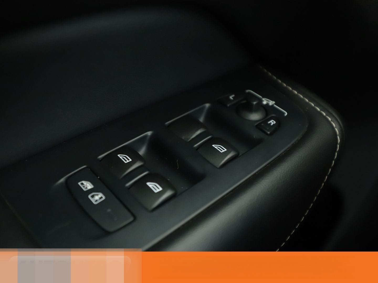 Volvo XC60 2.0 D4 R Design AWD Aut.*NAVI*LED*TEMPO*PDC foto 24