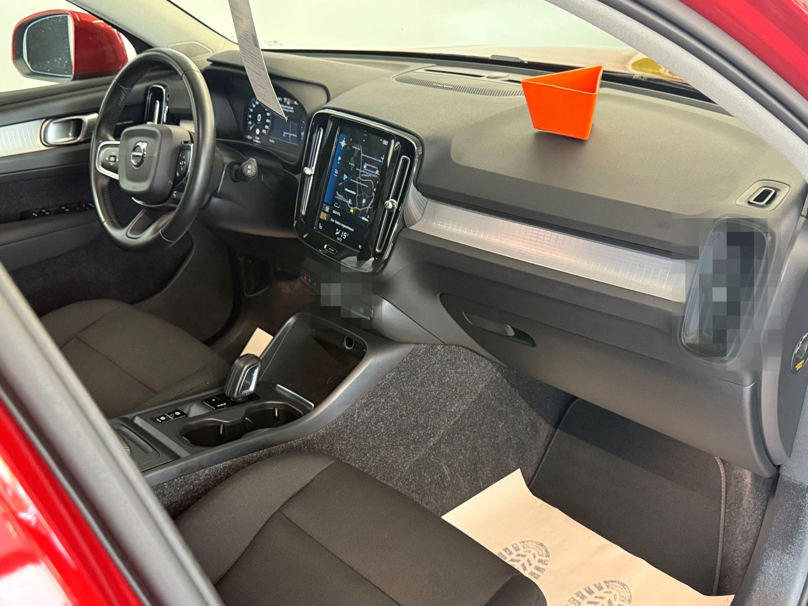 Volvo XC 40 Momentum Autm. R-Kam LED Navi Virtual H&K foto 13