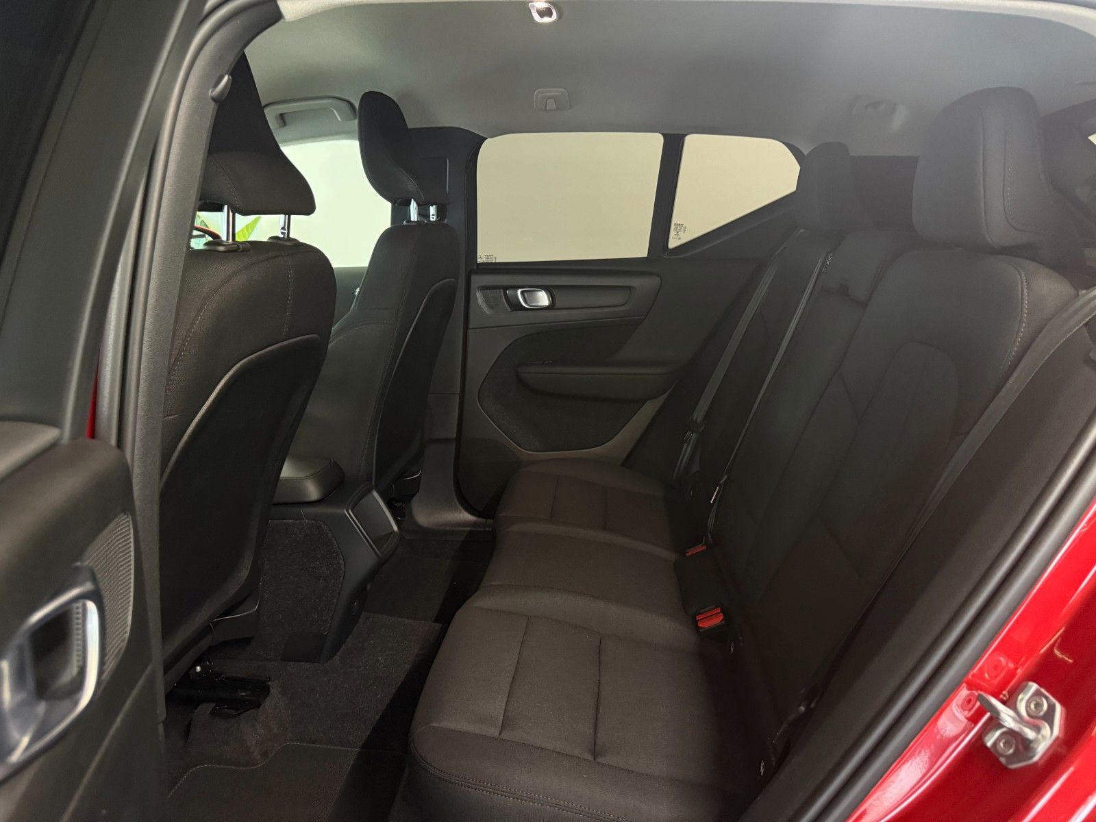 Volvo XC 40 Momentum Autm. R-Kam LED Navi Virtual H&K foto 23