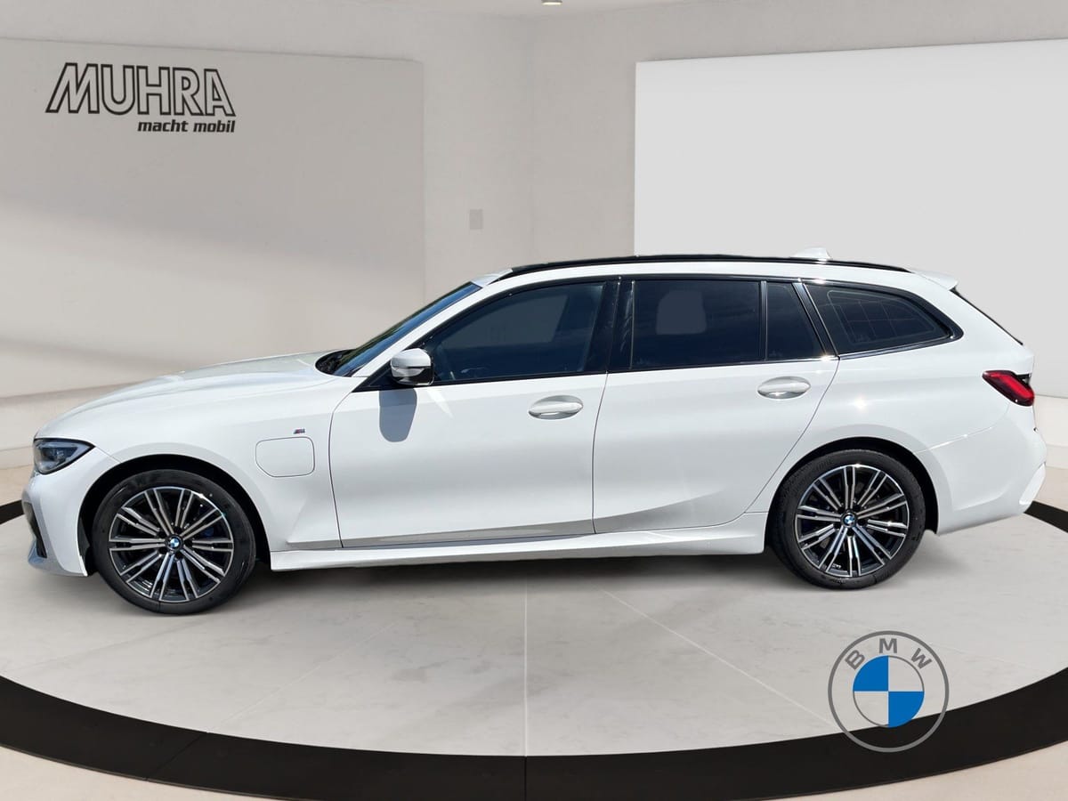 BMW 330e Touring M Sport 18 AHK Pano HIFI foto 3