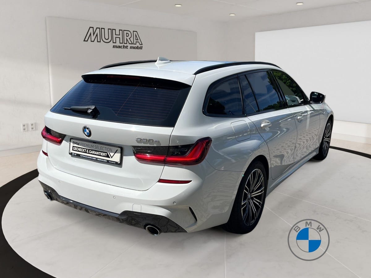 BMW 330e Touring M Sport 18 AHK Pano HIFI foto 5