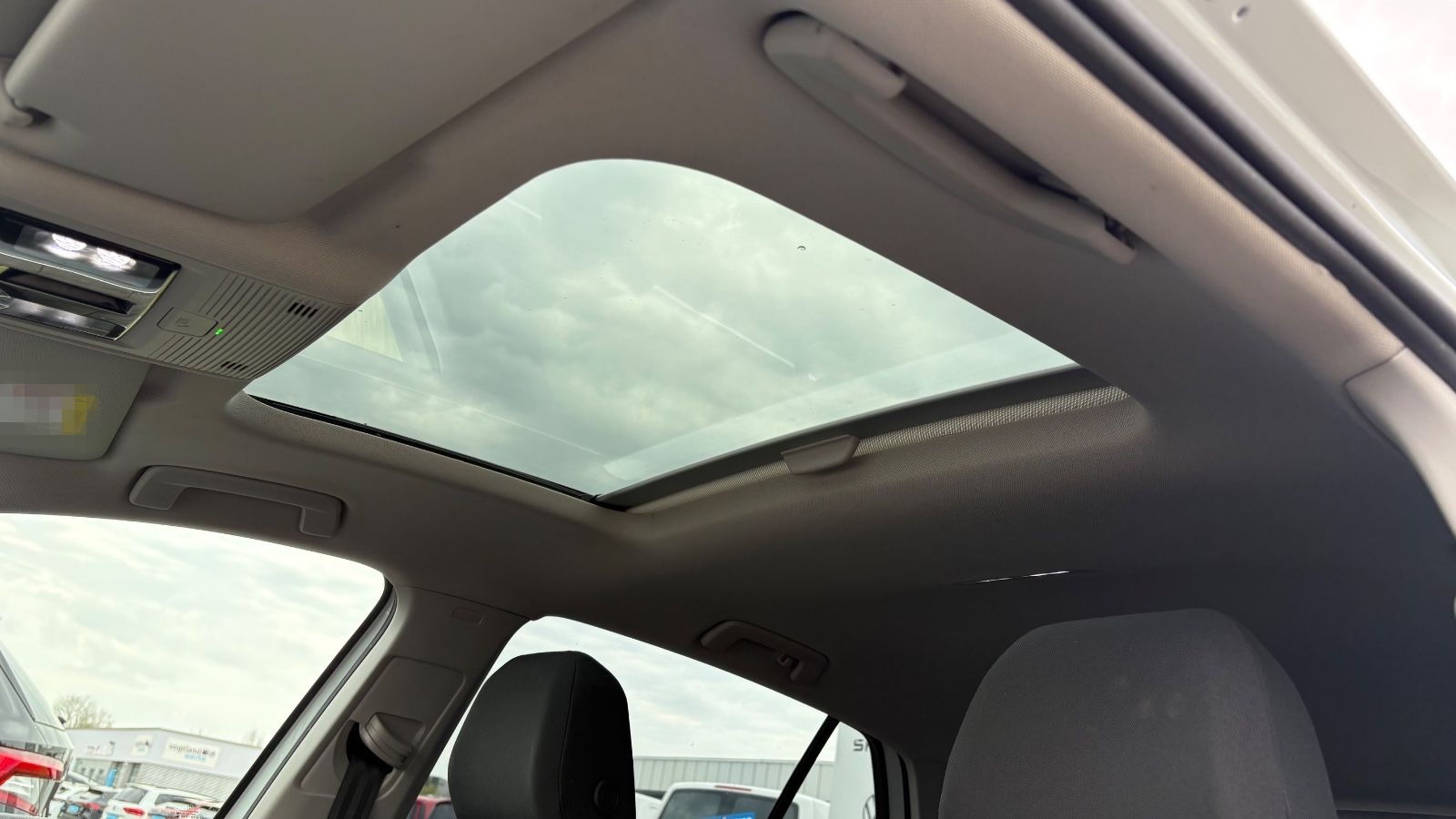 Volkswagen Golf VIII 1.5l TSI Style IQ.LIGHT,PANO,19" ZOLL foto 11