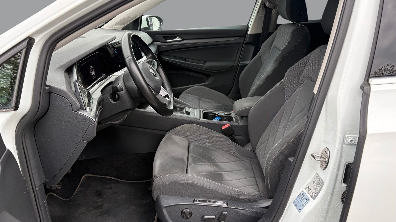 Volkswagen Golf VIII 1.5l TSI Style IQ.LIGHT,PANO,19" ZOLL foto 13