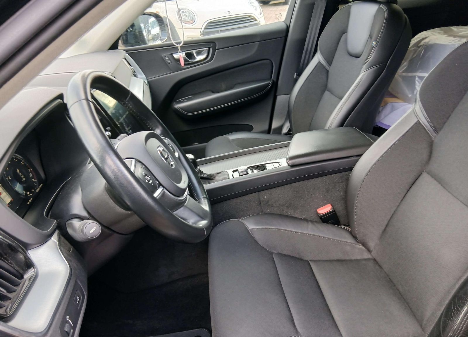 Volvo XC60 Momentum 2WD*Automatik*1 Hand*TÜV 04.2028 foto 9