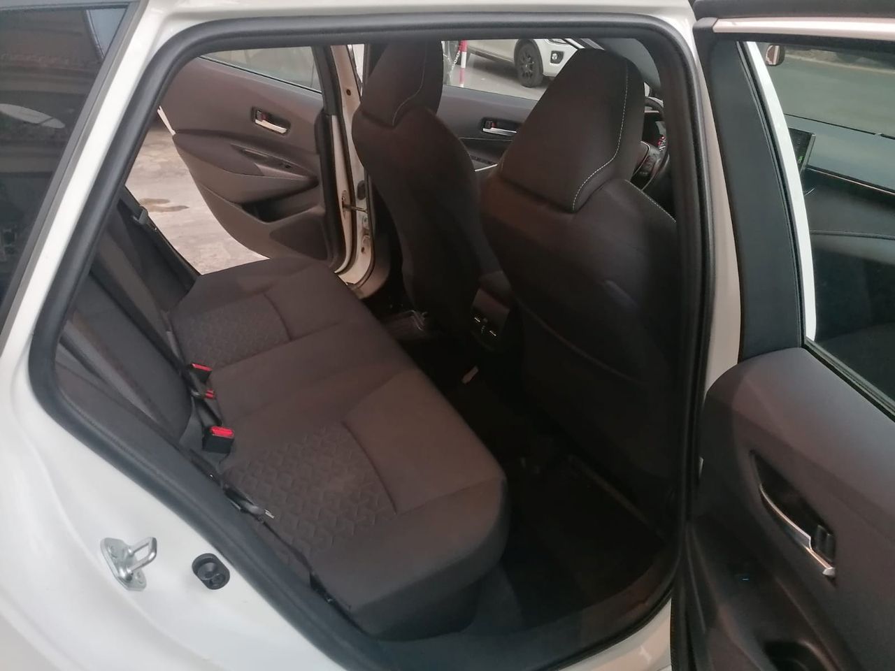 Toyota Corolla TS 1.8 Hybrid Business NO OBBL. F foto 10