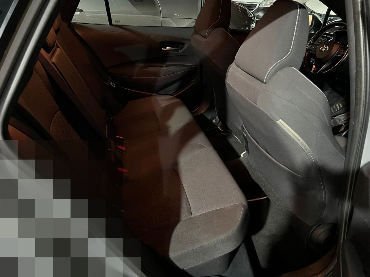 Toyota Corolla TS 1.8 Hybrid Business Tech foto 15