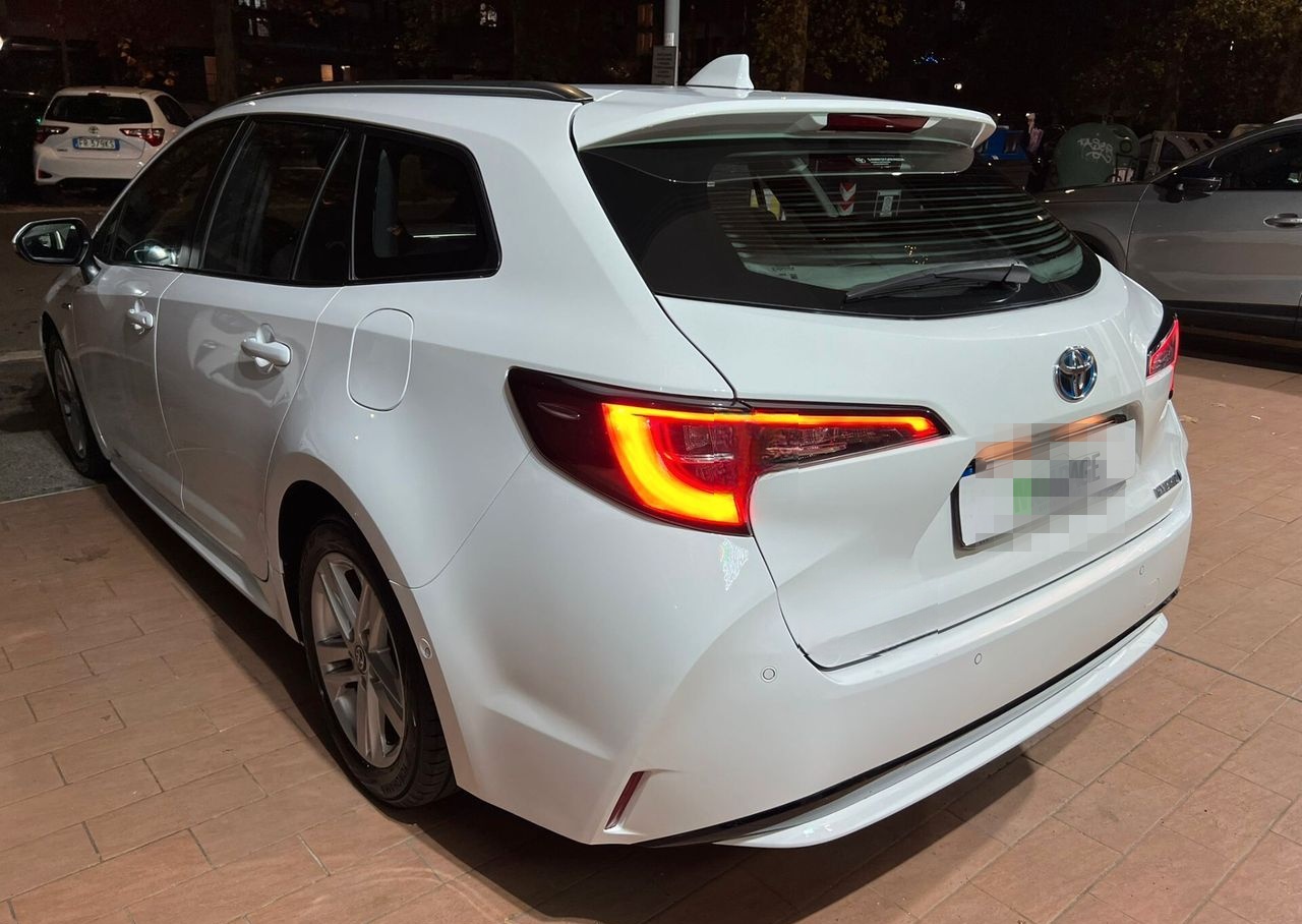 Toyota Corolla TS 1.8 Hybrid Business Tech foto 6