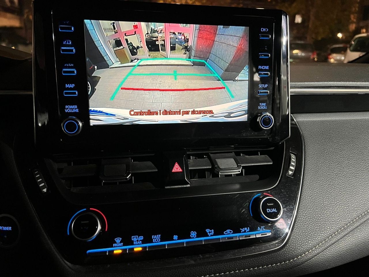 Toyota Corolla TS 1.8 Hybrid Business Tech foto 10