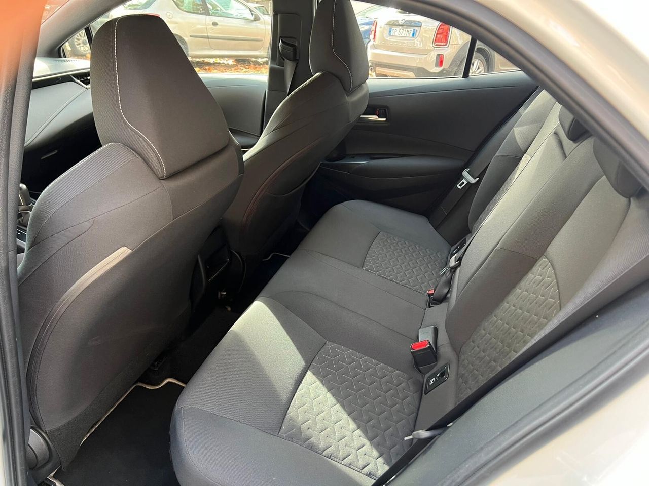 Toyota Corolla 1.8 Hybrid foto 9