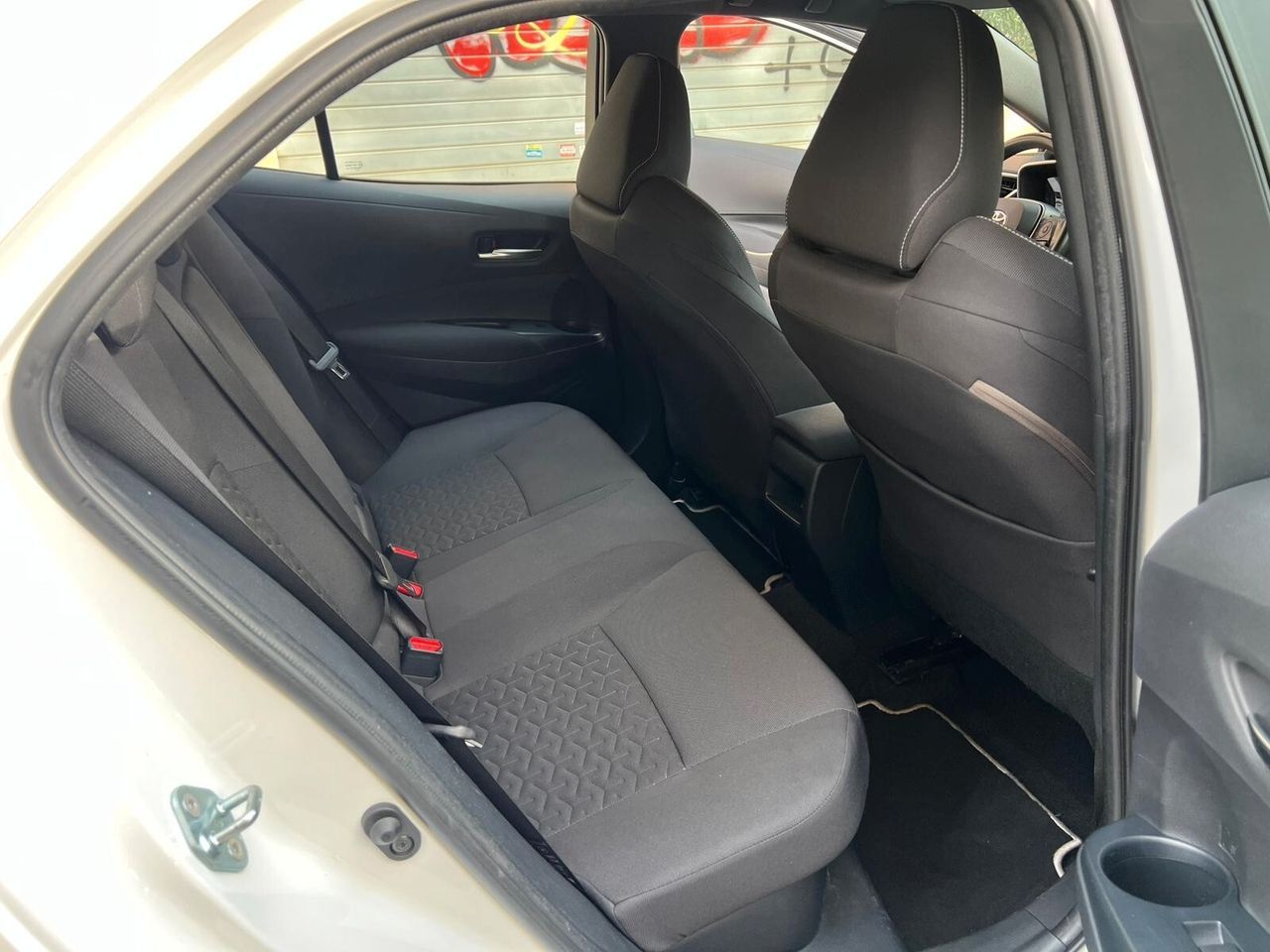Toyota Corolla 1.8 Hybrid foto 10