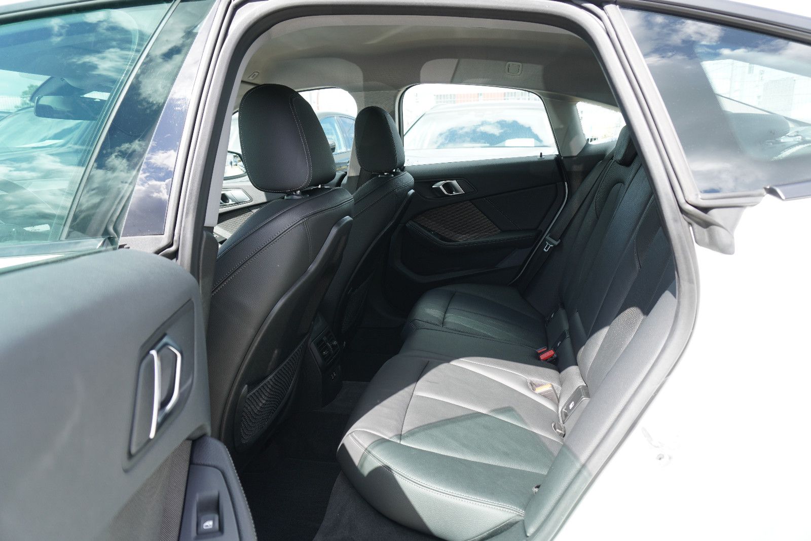 BMW 220d xDrive Gran Coupé*NAVI*LEDER*SEHR GEPFLEGT* foto 13