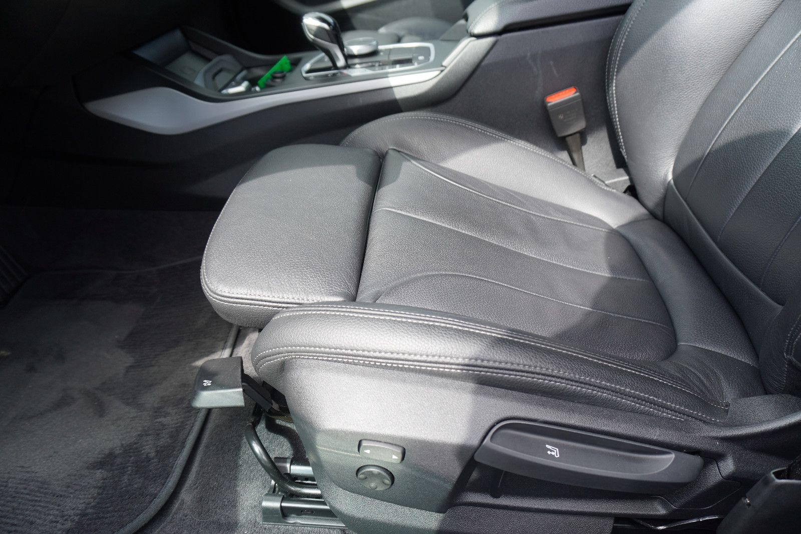 BMW 220d xDrive Gran Coupé*NAVI*LEDER*SEHR GEPFLEGT* foto 25