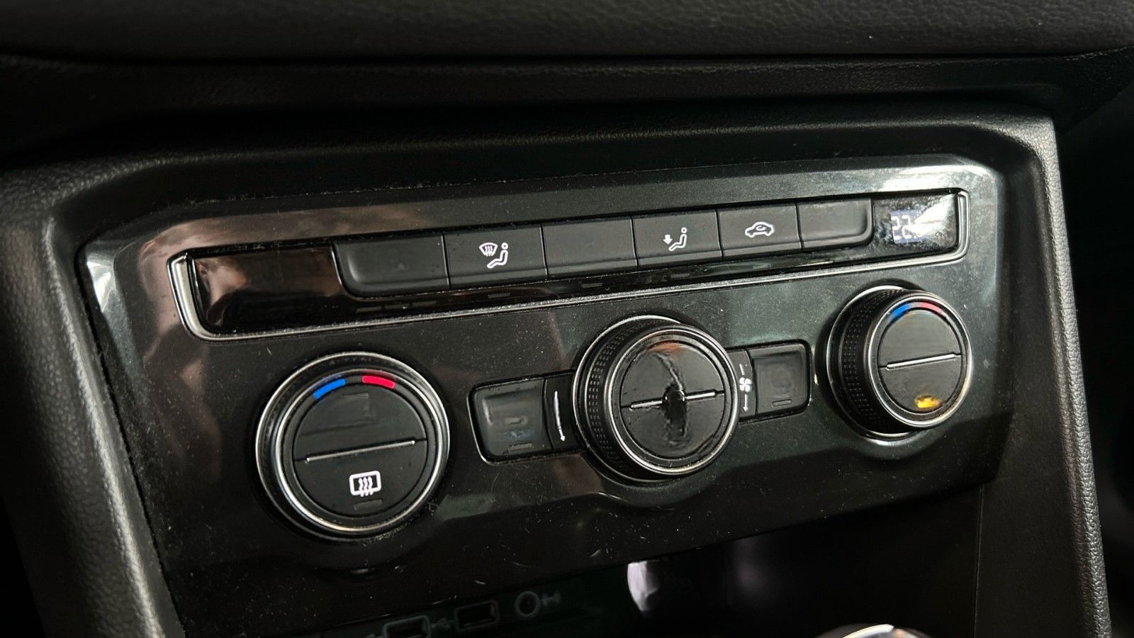 Volkswagen Tiguan Com. Navi Virtual ACC KAM360° AHK SHZ LHZ foto 13