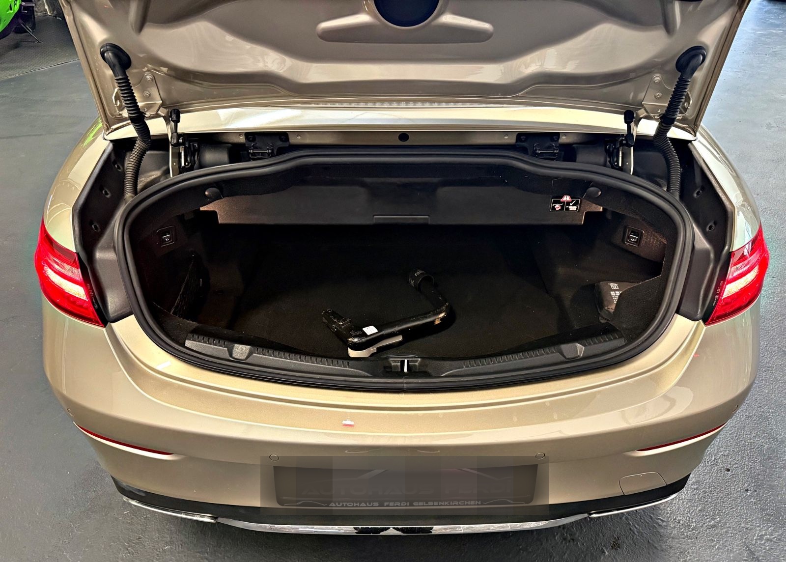 Mercedes-Benz E 200 4Matic AMG Cabrio Distronic Plus Memory foto 17