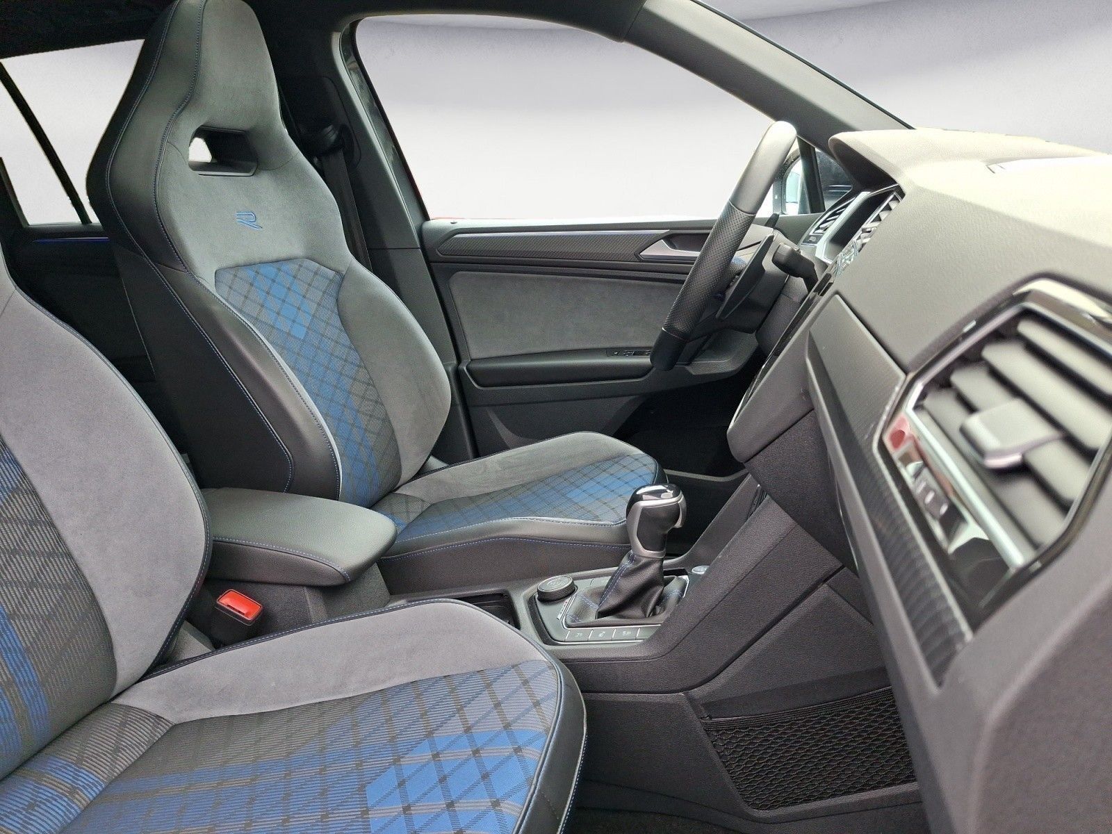 Volkswagen Tiguan R 2,0 TSI OPF 4M DSG foto 9