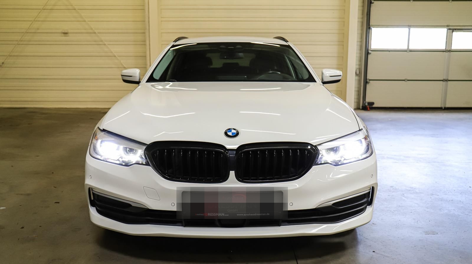 BMW 520d Touring LED KAMERA HuD AHK MEMORY LEDER foto 2