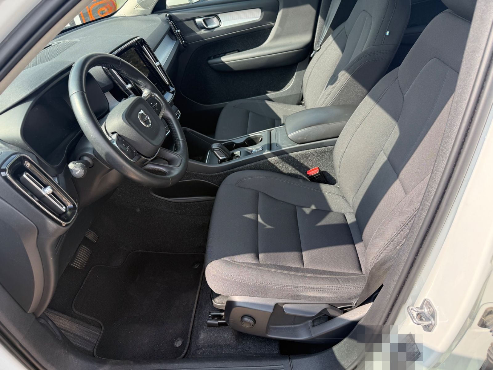 Volvo XC 40 XC40 Momentum Pro 2WD + AUTOMATIK+KAMERA+S foto 11