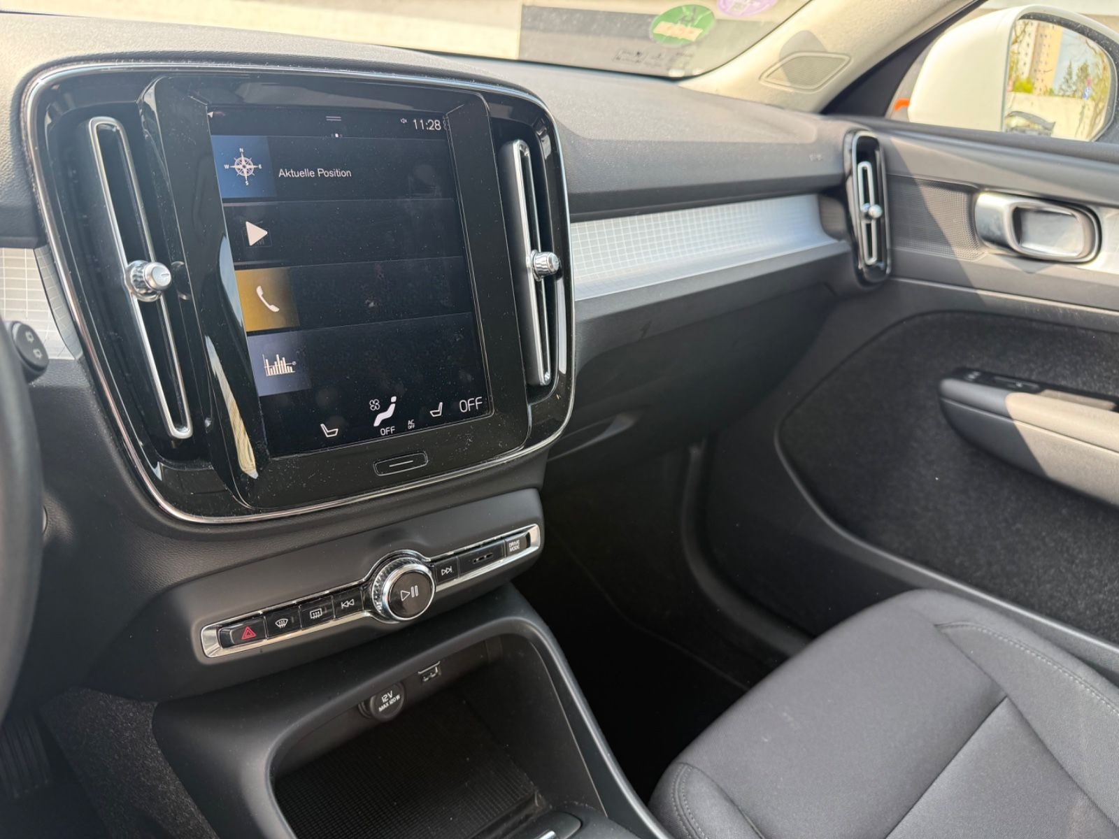 Volvo XC 40 XC40 Momentum Pro 2WD + AUTOMATIK+KAMERA+S foto 12