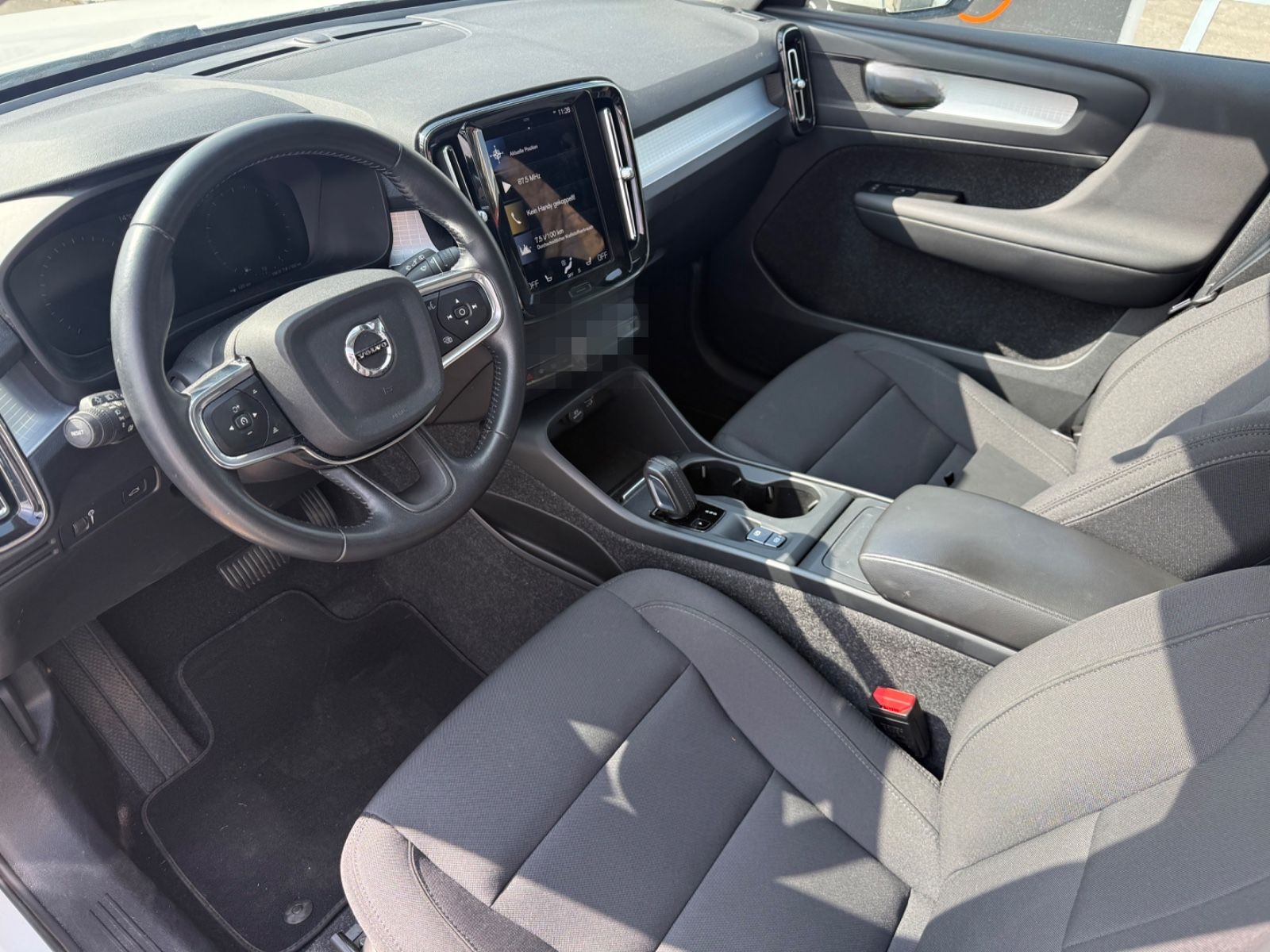 Volvo XC 40 XC40 Momentum Pro 2WD + AUTOMATIK+KAMERA+S foto 10