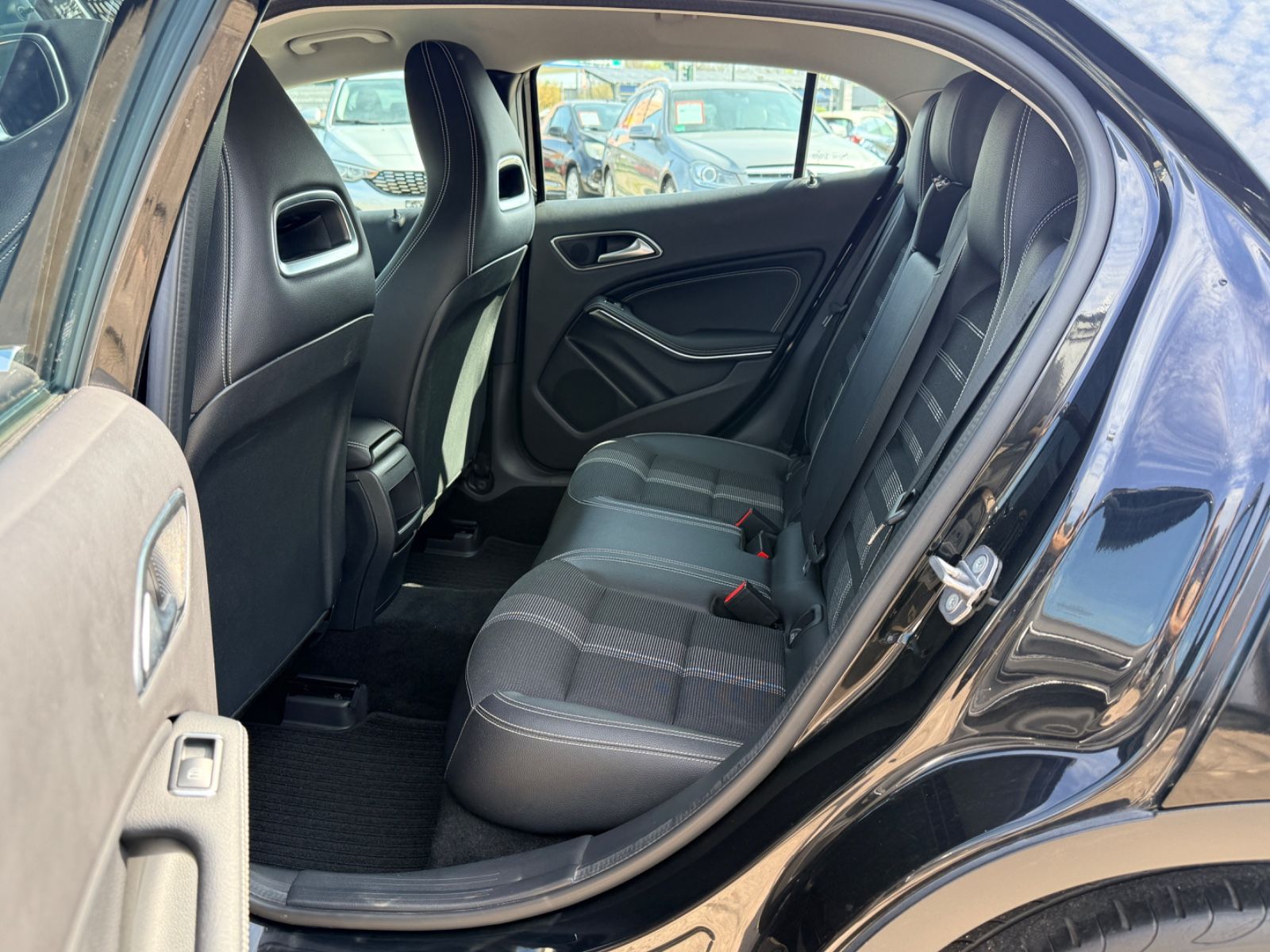 Mercedes-Benz GLA 200 GLA GLA 200 Navi. Kima. Tüv Hu Neu foto 15