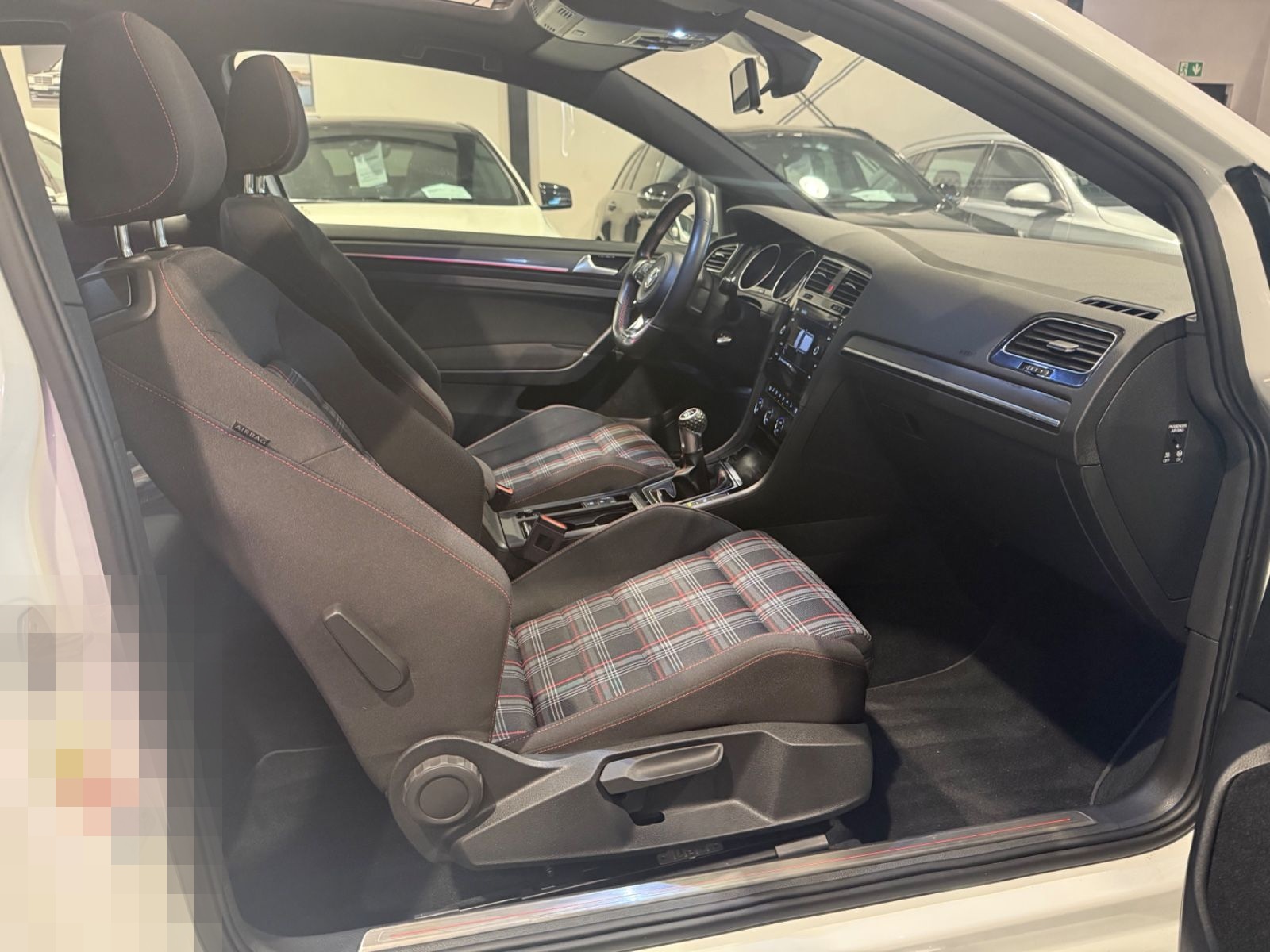 Volkswagen Golf 7 GTI/Panorama/1.Hand/LED/Navi/6 Gang/Alus foto 14