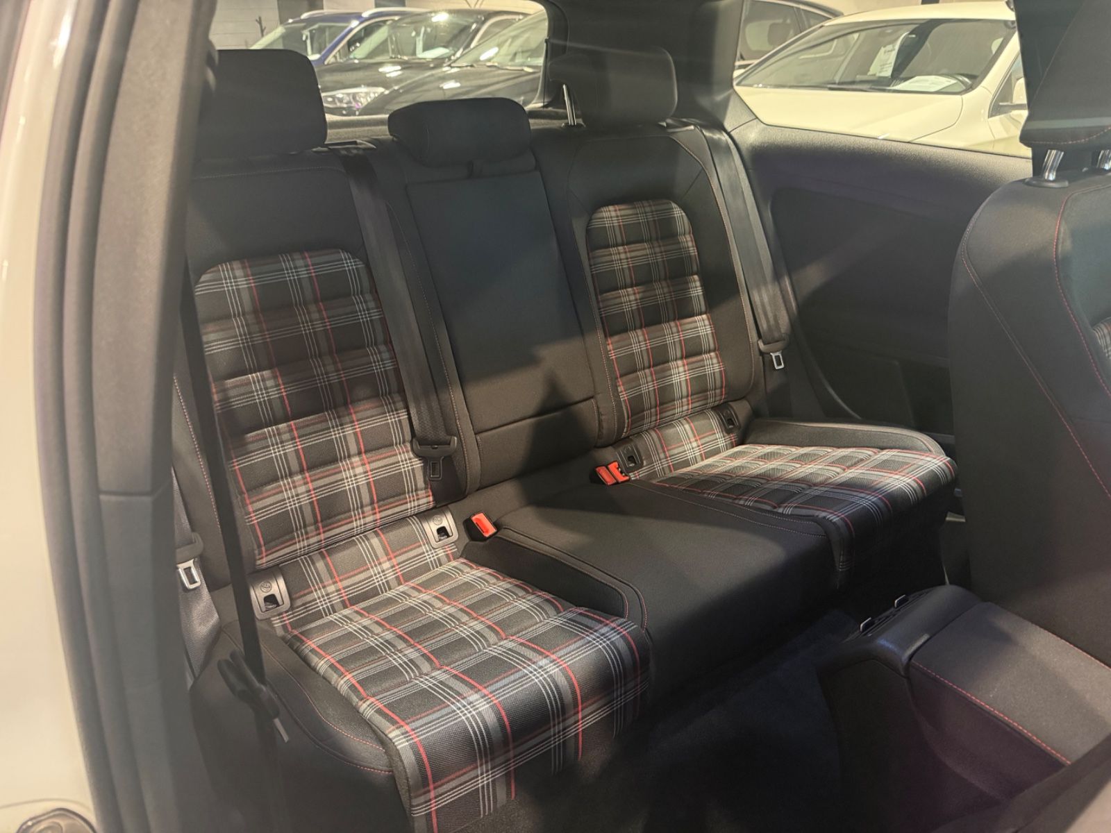 Volkswagen Golf 7 GTI/Panorama/1.Hand/LED/Navi/6 Gang/Alus foto 15