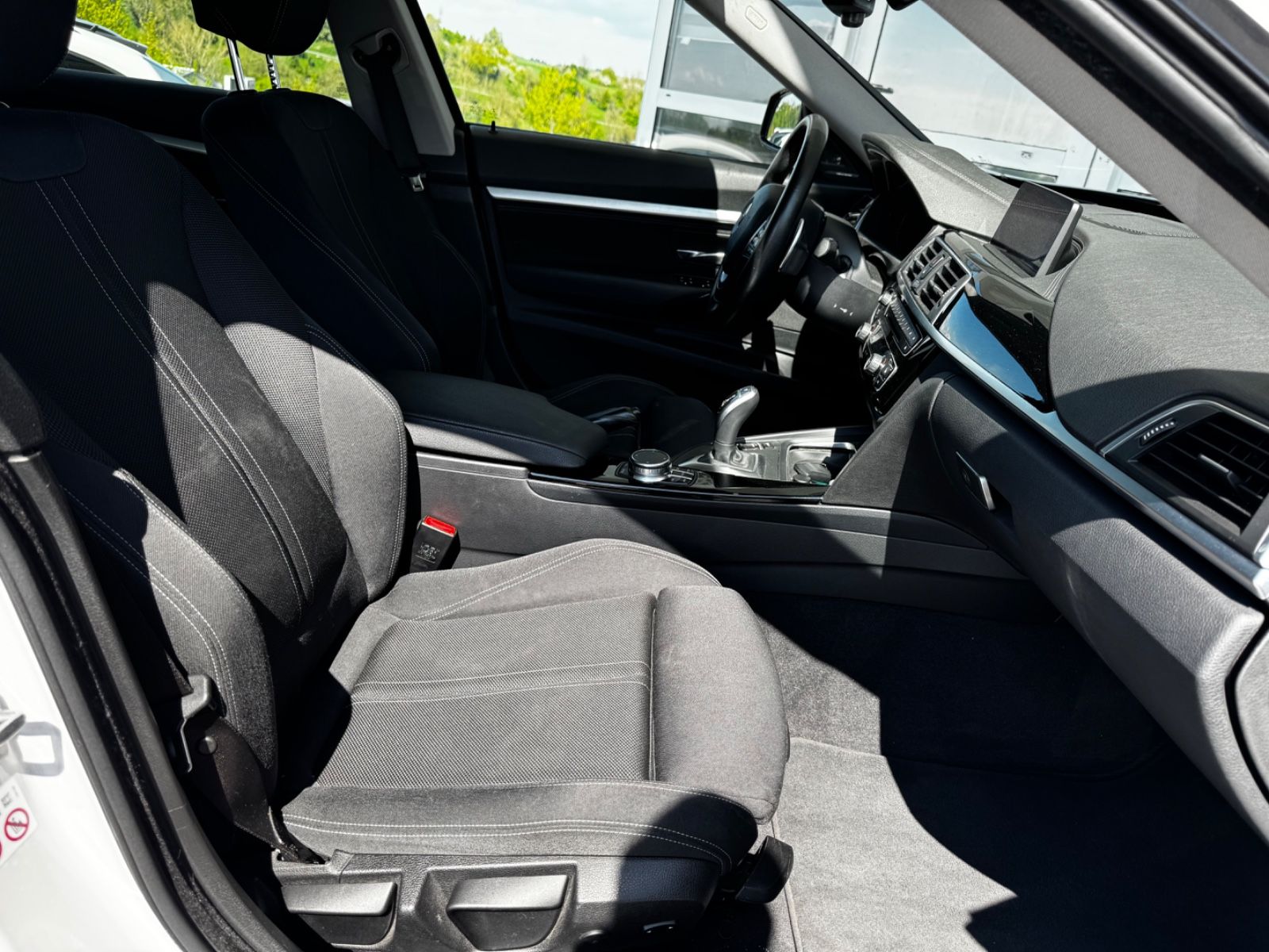 BMW 320d GT Sportline LED HeadUP ACC/LANE  Keyless foto 13