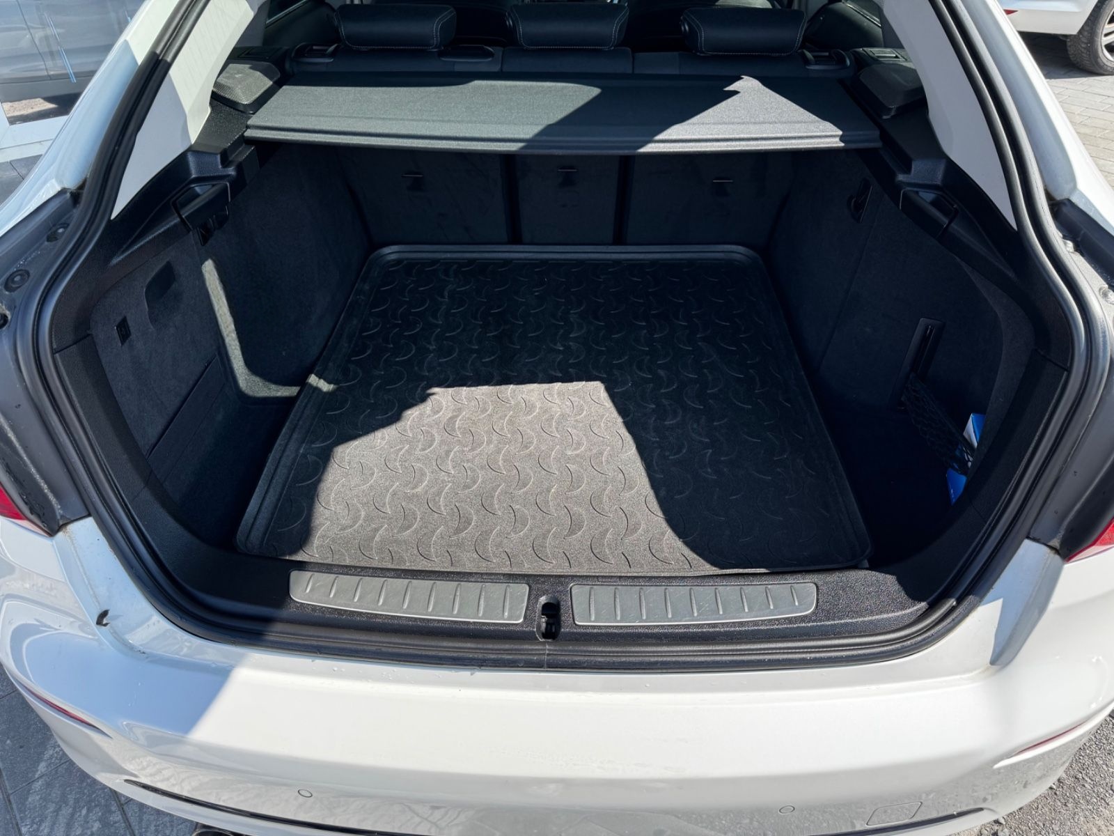 BMW 320d GT Sportline LED HeadUP ACC/LANE  Keyless foto 8