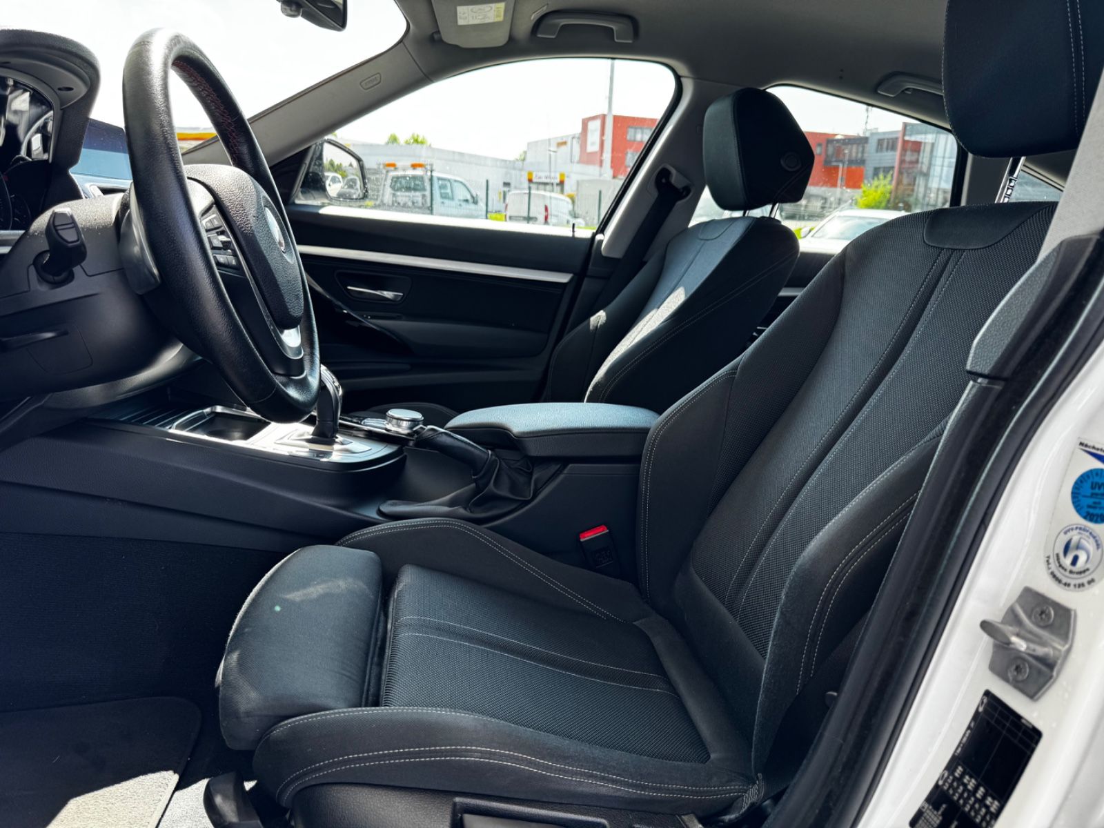 BMW 320d GT Sportline LED HeadUP ACC/LANE  Keyless foto 10